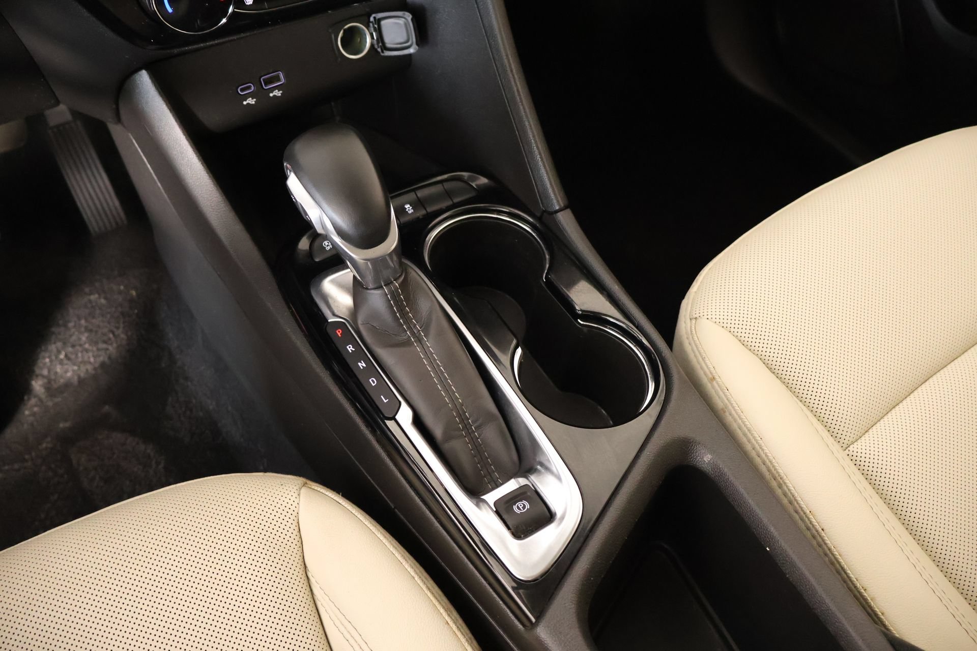 Used 2025 Buick Encore GX Sport Touring w/ Comfort Package FWD image 8
