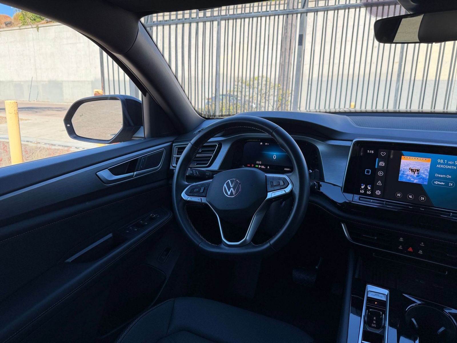 Used 2025 Volkswagen Atlas Cross Sport SE image 34