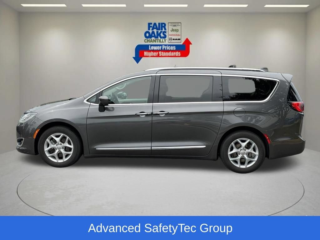 Used 2017 Chrysler Pacifica Touring-L Plus w/ Advanced Safetytec Group FWD image 11