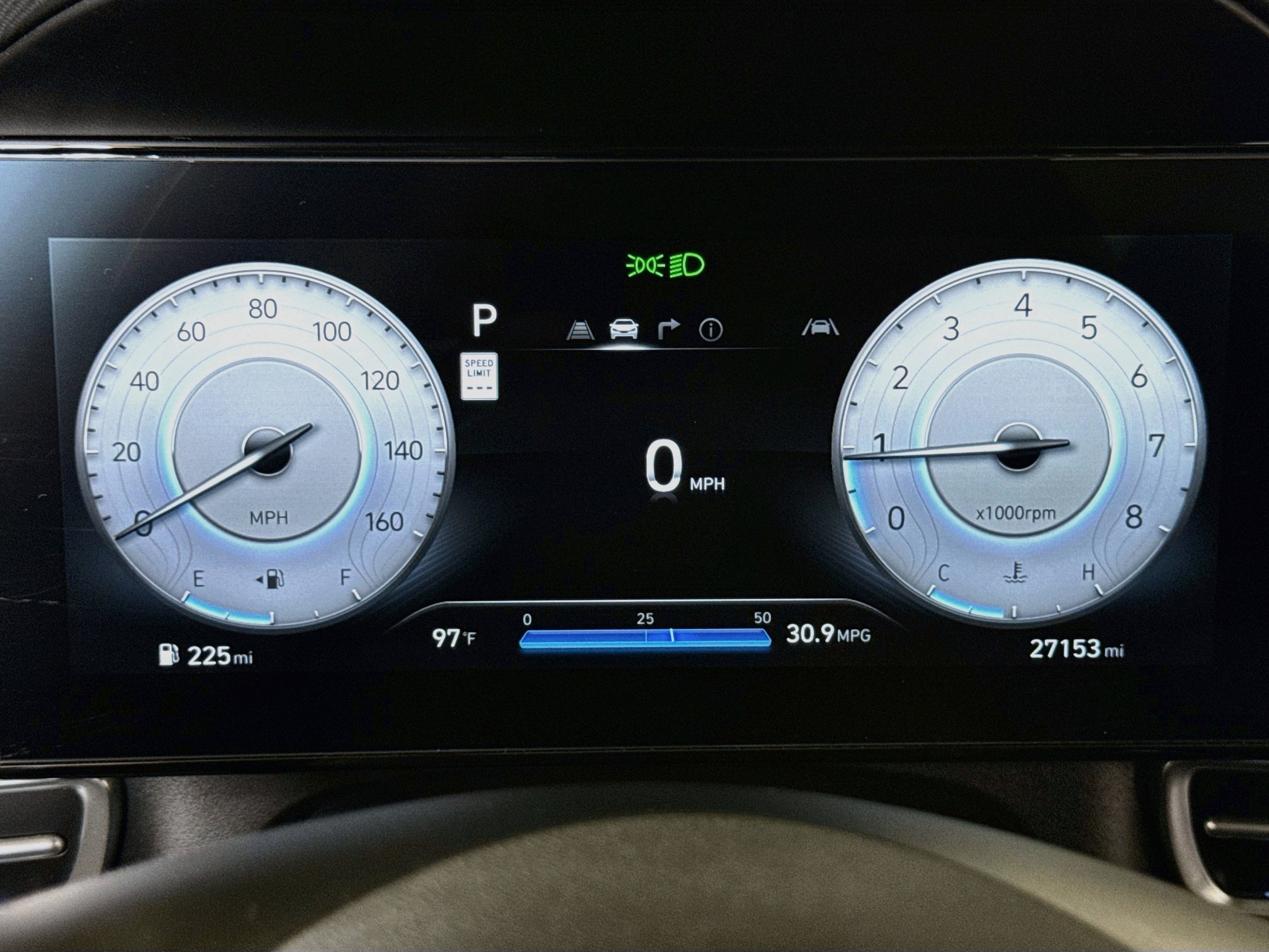 Used 2025 Hyundai Elantra SEL FWD image 13