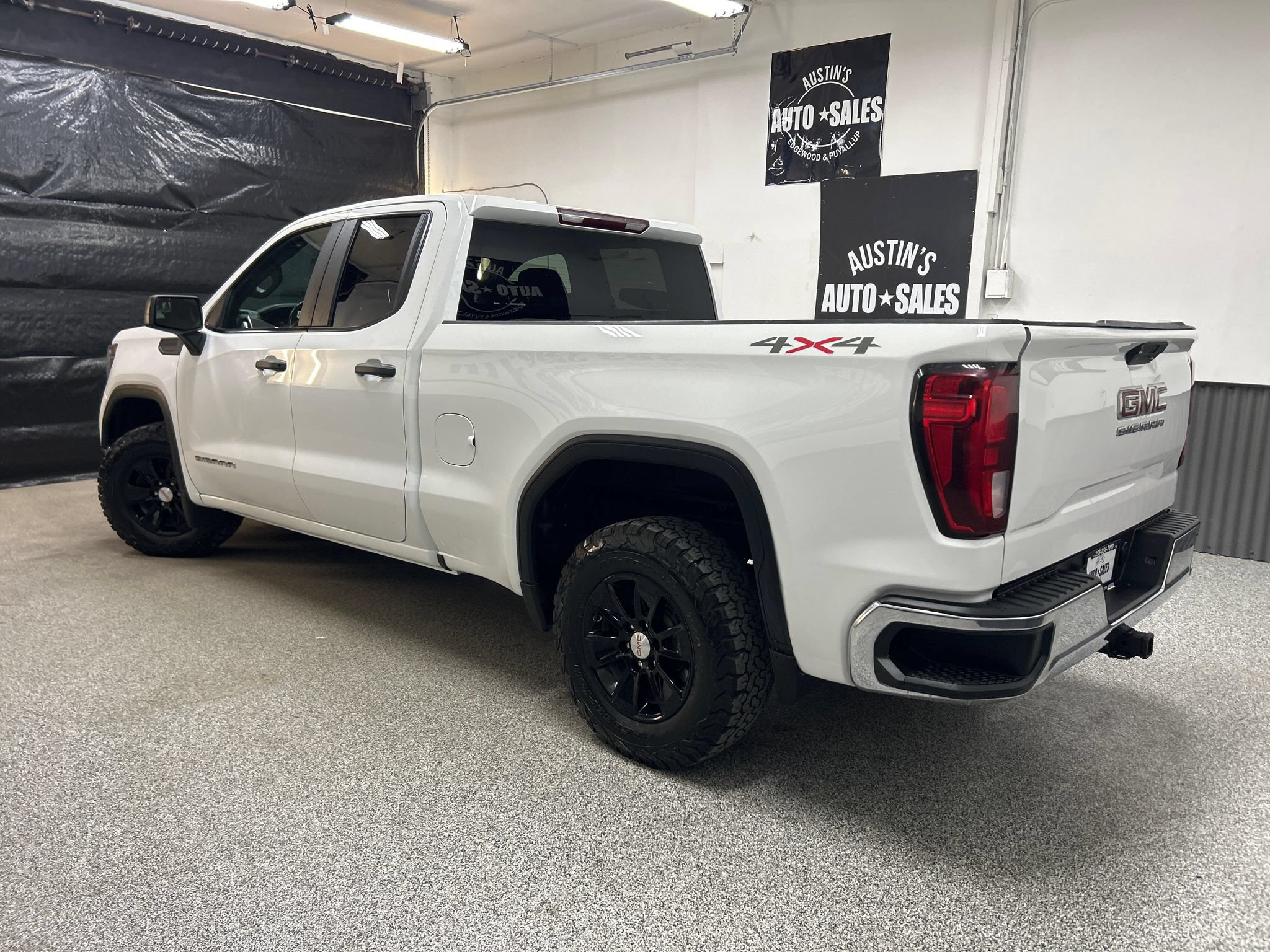Used 2021 GMC Sierra 1500 4x4 Double Cab w/ Sierra Value Package image 4