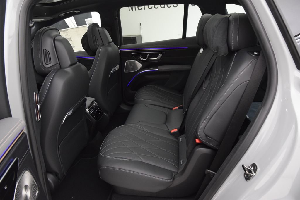 New 2026 Mercedes-Benz EQS 550 4MATIC SUV image 19