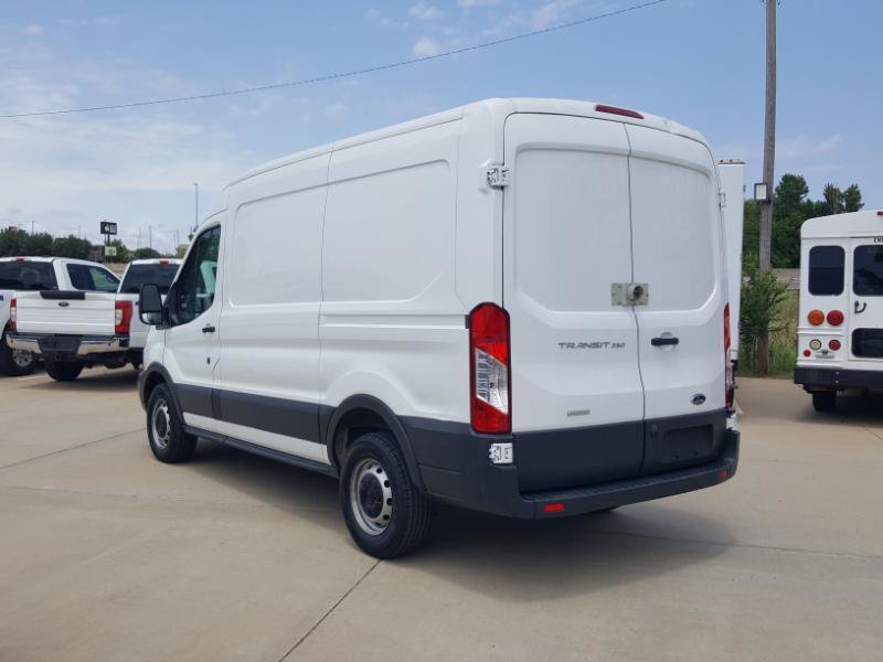 Used 2016 Ford Transit 250 130 Medium Roof RWD image 9