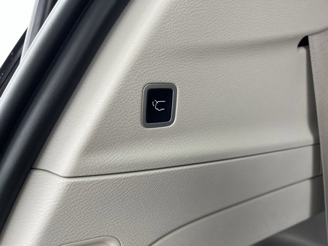 Used 2024 Chrysler Pacifica Touring-L image 84
