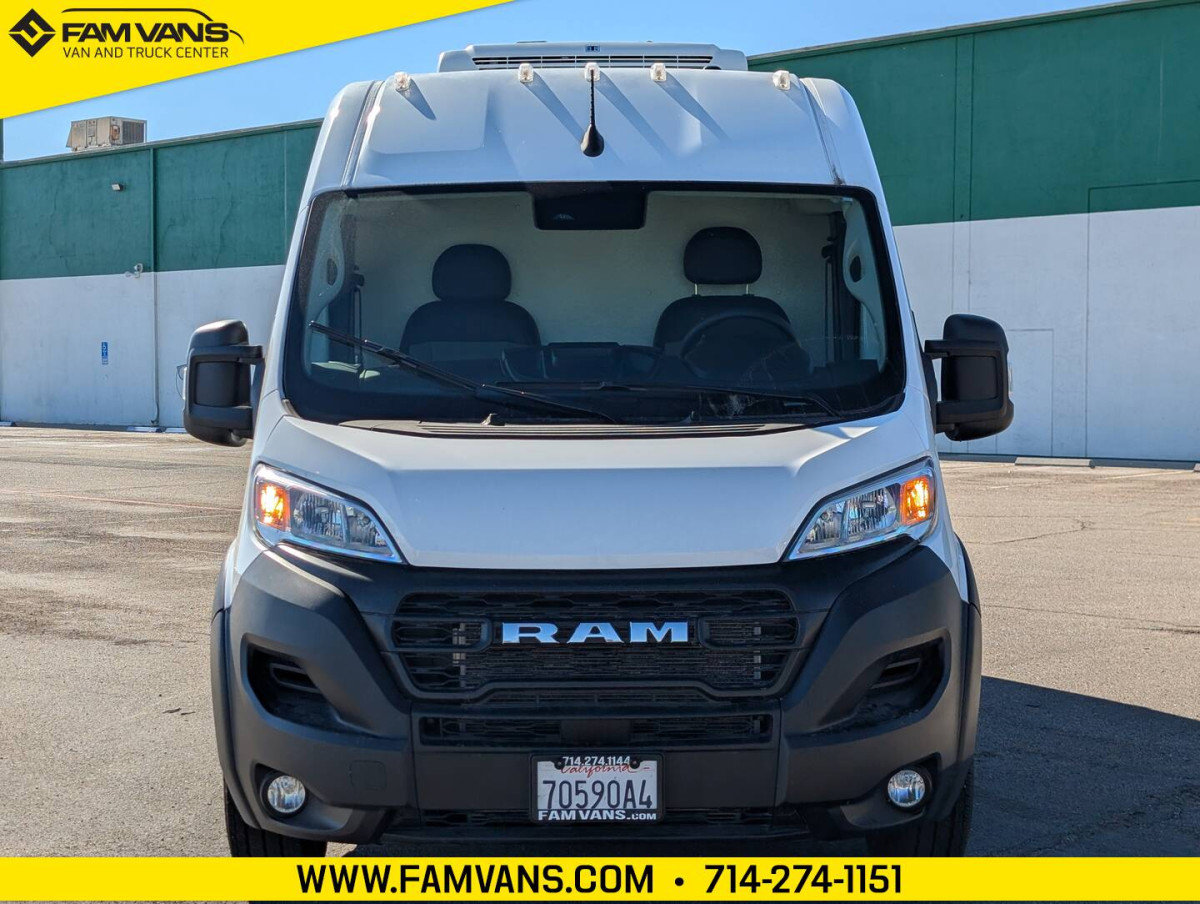 Used 2025 RAM ProMaster 3500 w/ Convenience Group FWD image 2