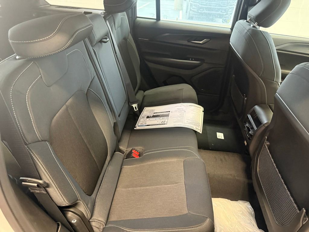 New 2026 Jeep Grand Cherokee Laredo X AWD/4WD image 18