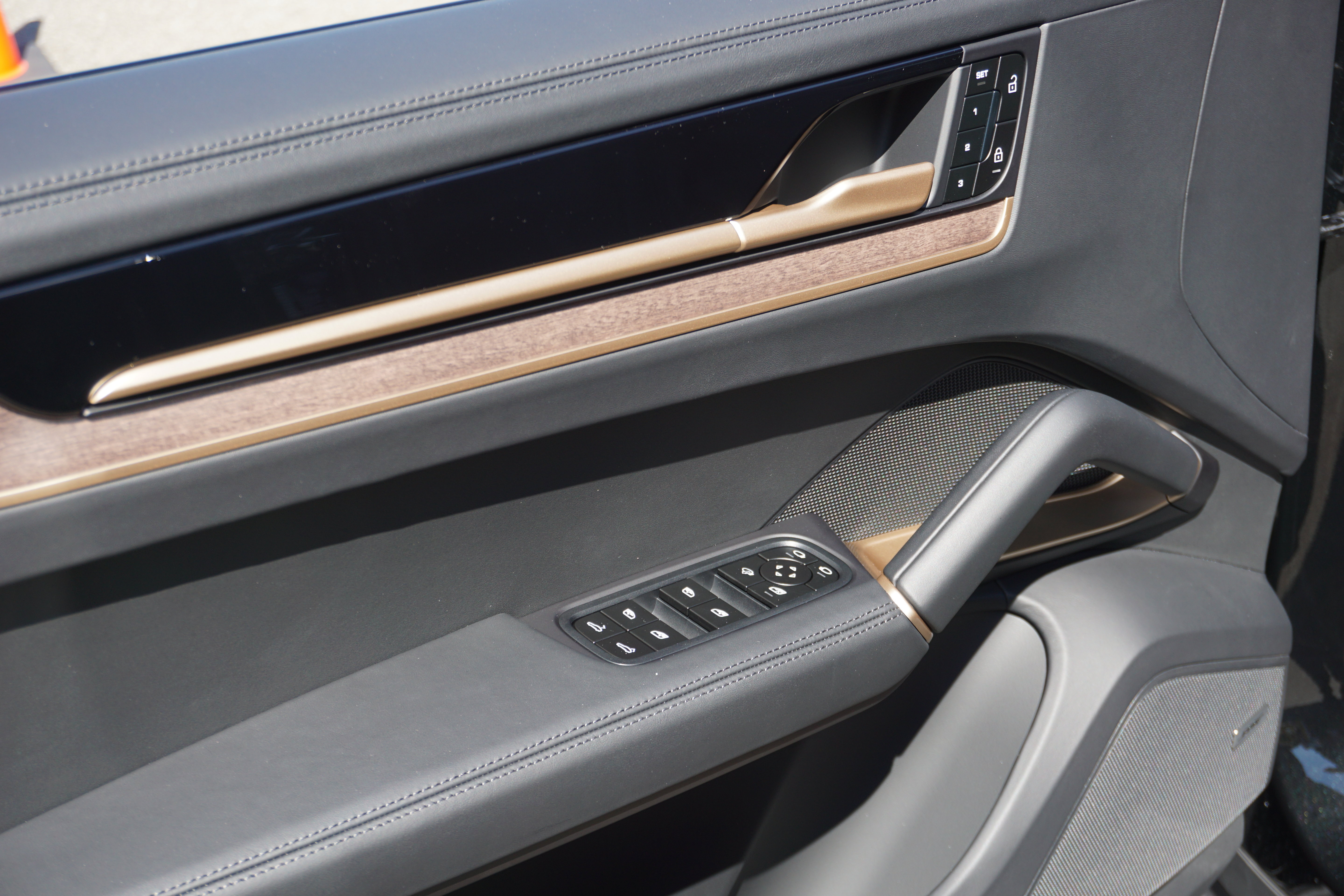 New 2026 Porsche Cayenne Coupe AWD/4WD image 12