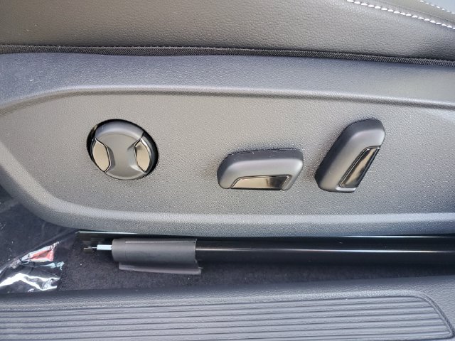 New 2027 Volkswagen Jetta SE FWD image 15