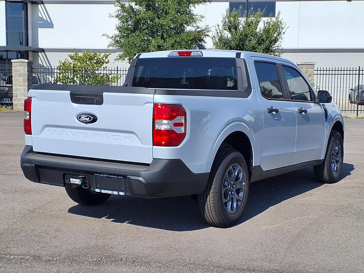 New 2026 Ford Maverick XLT w/ XLT Luxury Package FWD image 4