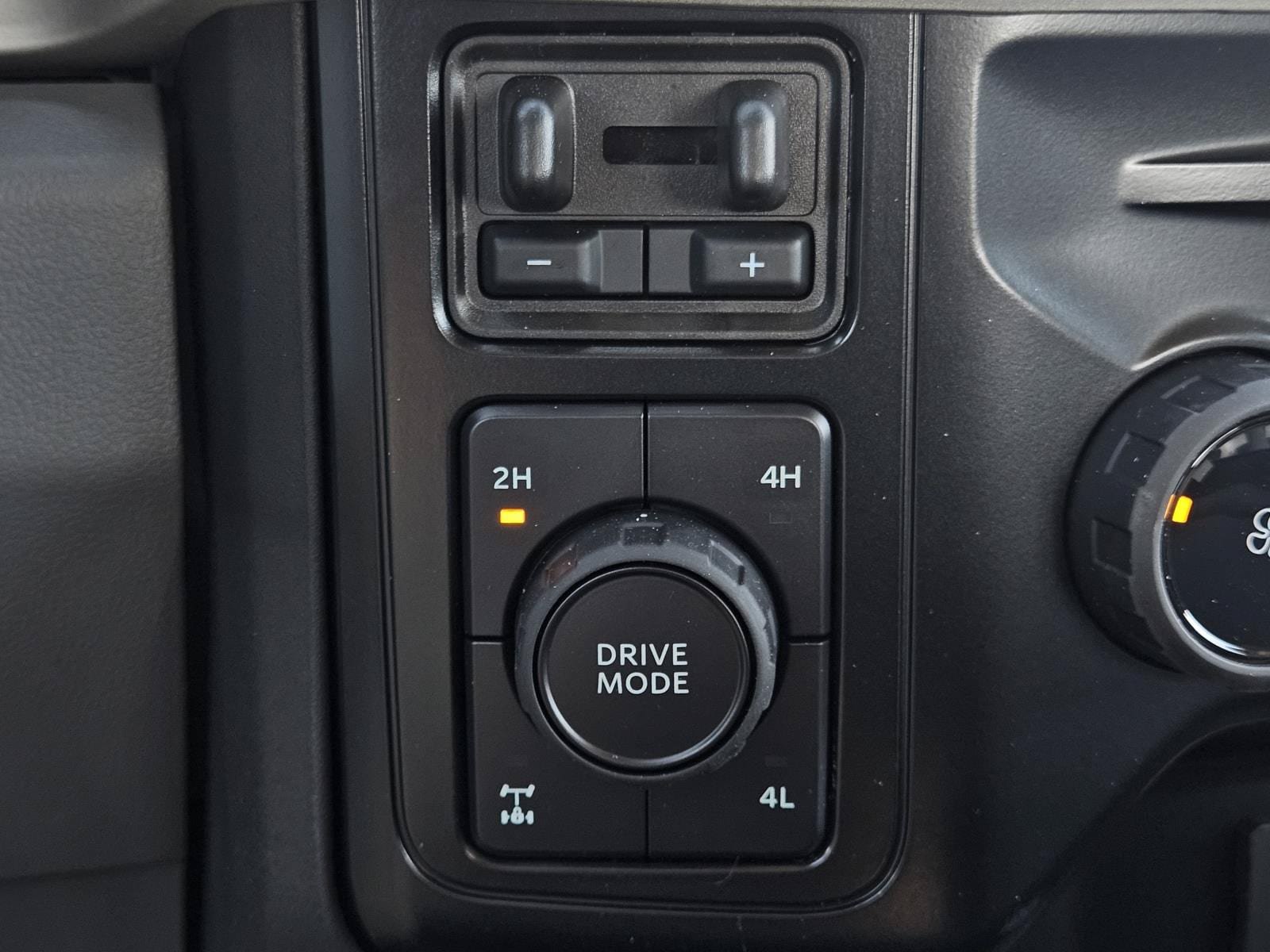 New 2026 Ford F250 XL w/ FX4 Off-Road Package AWD/4WD image 19