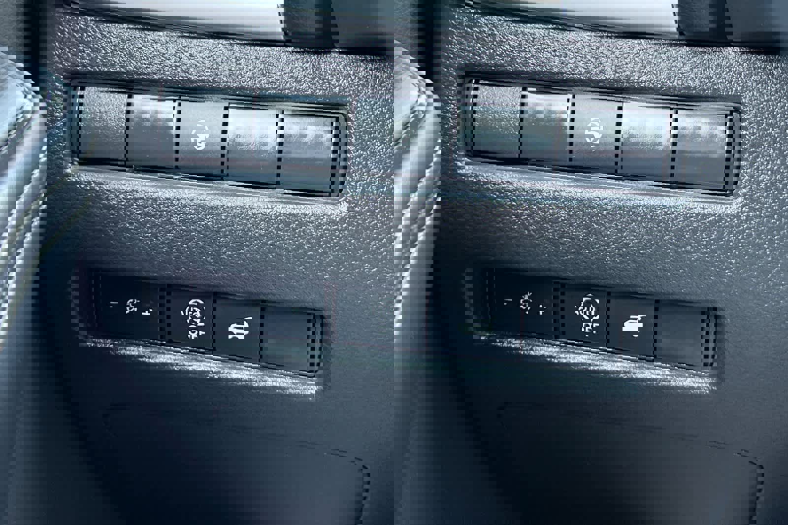 New 2026 Nissan Rogue SV image 32