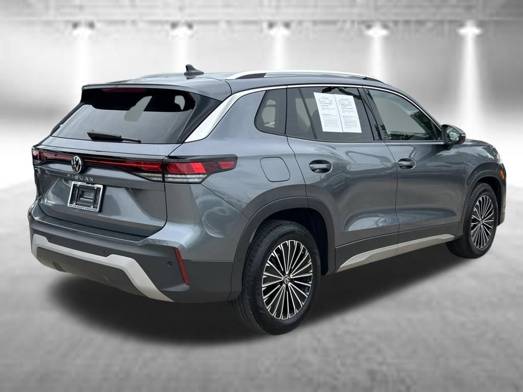 Certified 2026 Volkswagen Tiguan S w/ 18" Wheel Package FWD image 5