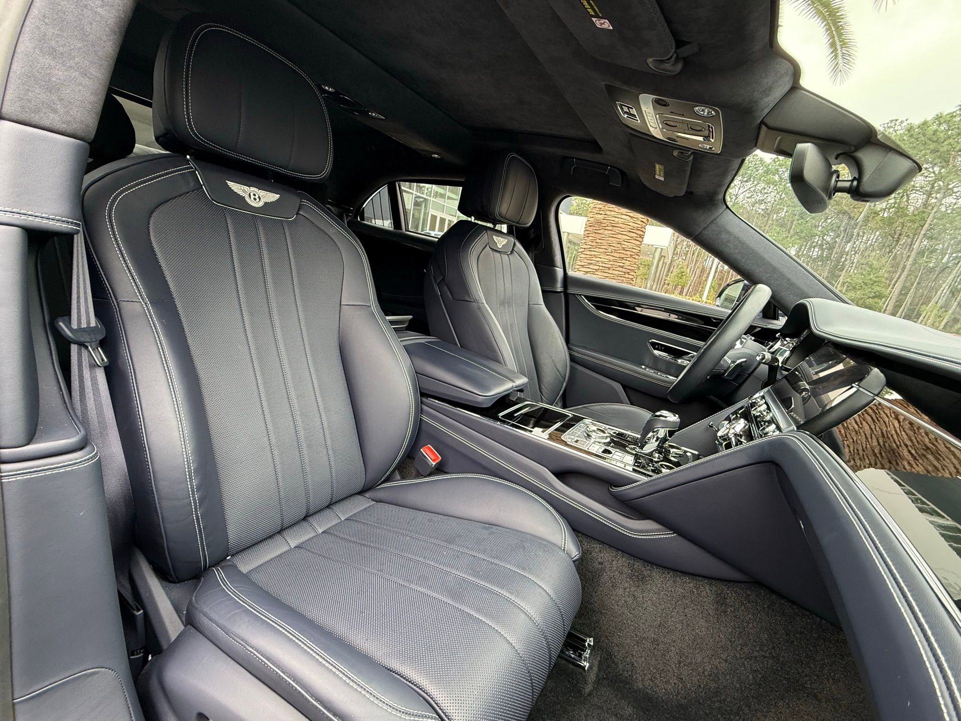 Used 2021 Bentley Flying Spur V8 image 22