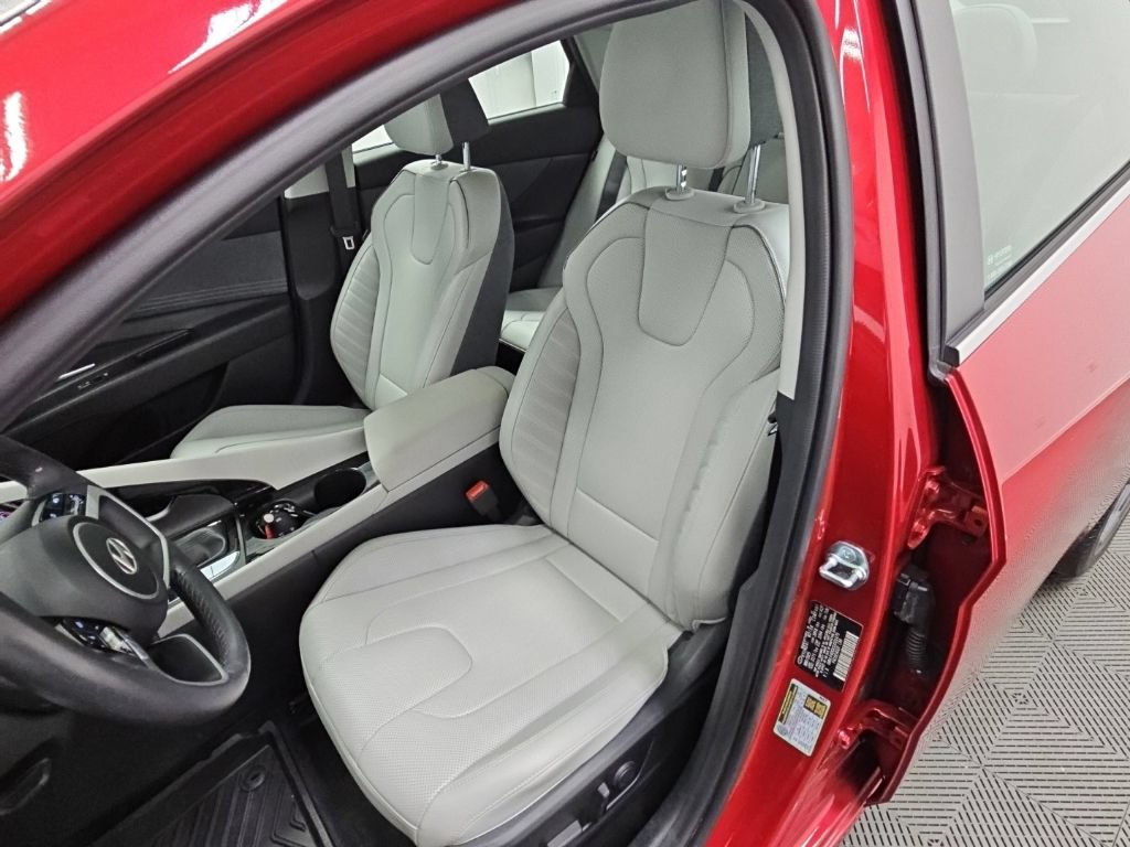Used 2025 Hyundai Elantra Limited FWD image 27