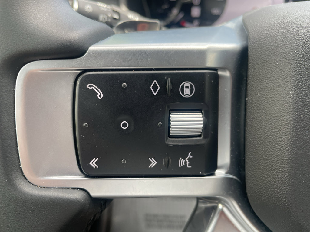 Used 2025 Land Rover Discovery S AWD/4WD image 27