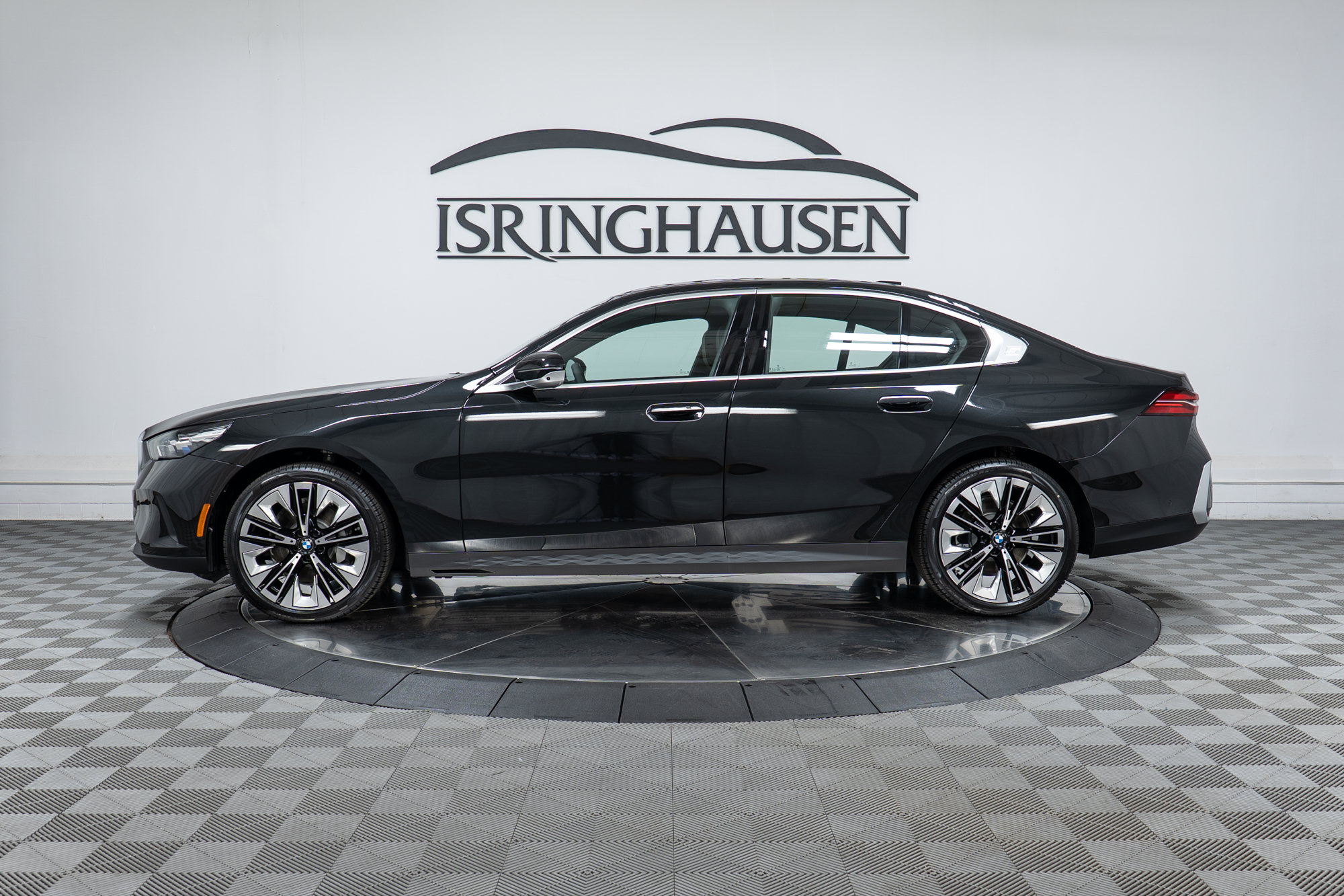 Used 2026 BMW 530i xDrive w/ Premium Package AWD/4WD image 8