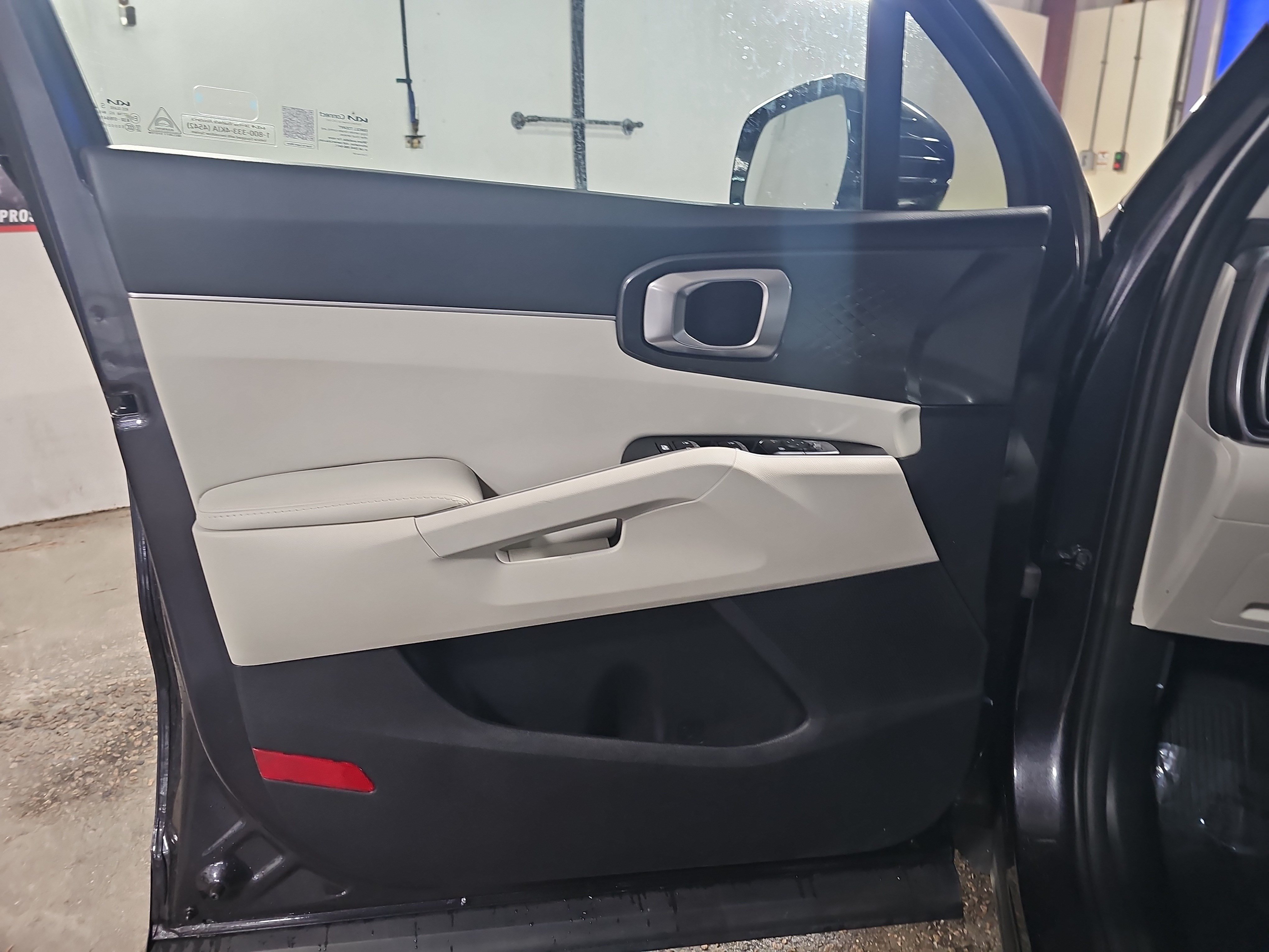 Used 2025 Kia Sorento EX w/ Panoramic Sunroof Package FWD image 27