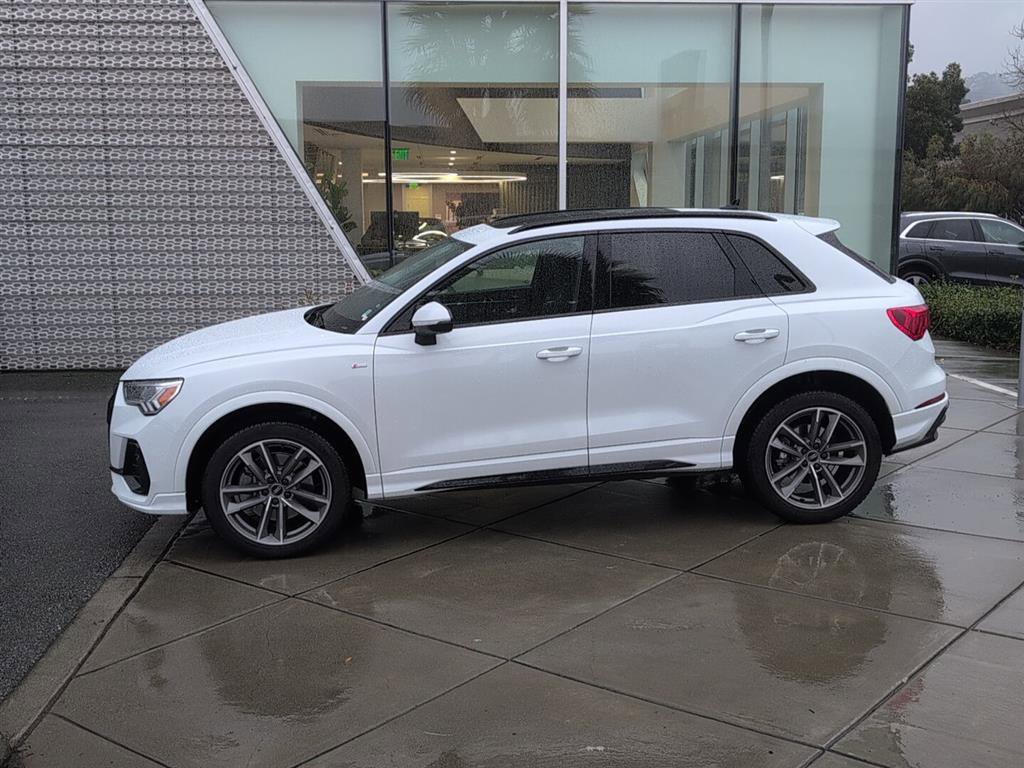 Used 2025 Audi Q3 2.0T Premium w/ Convenience Package image 8