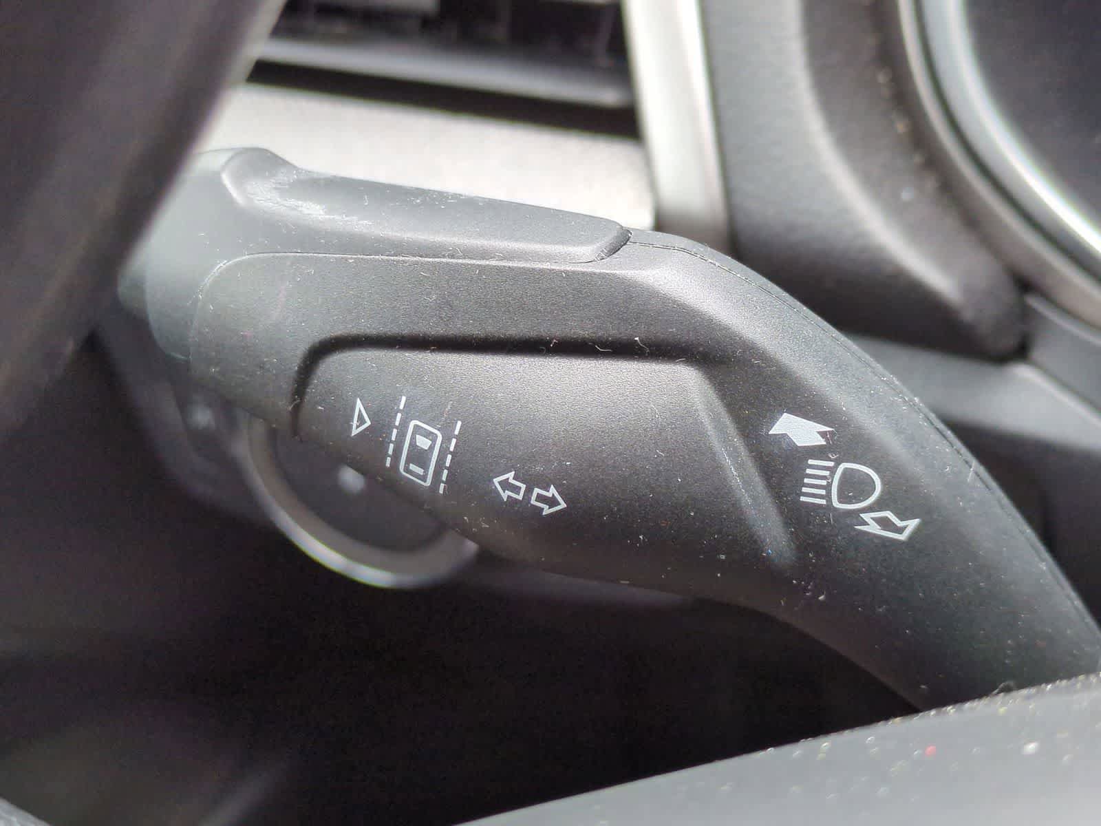 Used 2020 Ford Fusion SE FWD image 26