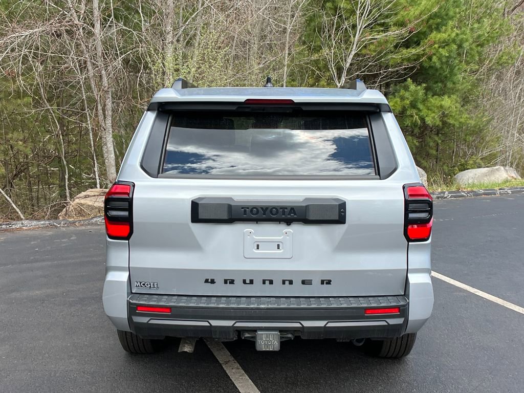 Used 2025 Toyota 4Runner SR5 AWD/4WD image 4
