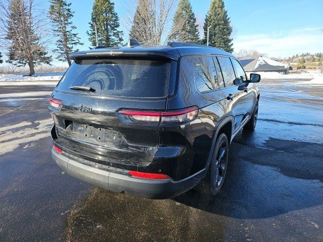 Used 2023 Jeep Grand Cherokee L Laredo image 6