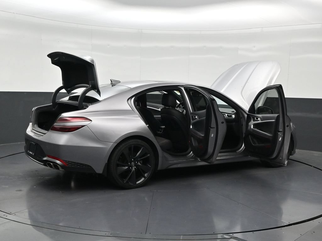 Used 2023 Genesis G70 2.0T w/ Sport Prestige Package RWD image 31