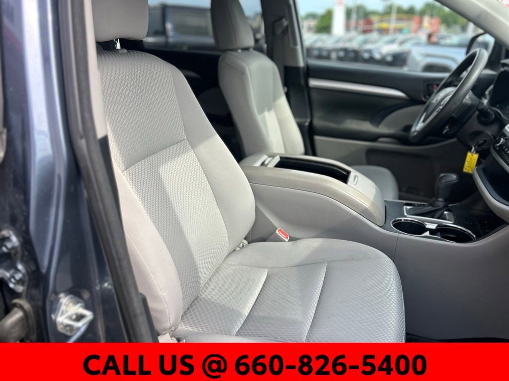 Used 2018 Toyota Highlander LE w/ Protection Package #3 AWD/4WD image 6