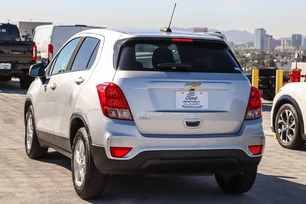 Used 2022 Chevrolet Trax LS w/ Tint and Cruise Package FWD image 5