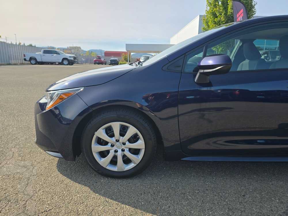 Used 2023 Toyota Corolla LE FWD image 18
