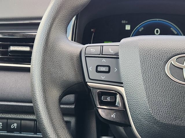 Used 2025 Toyota Camry LE image 28