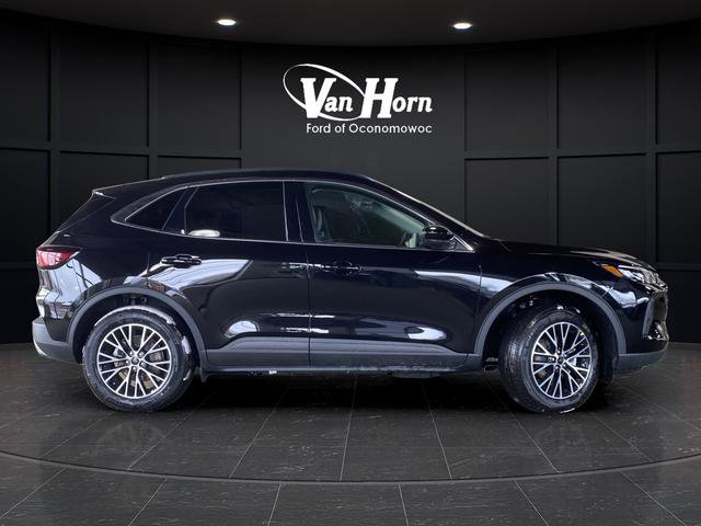 New 2026 Ford Escape SE w/ PHEV Premium Package image 2