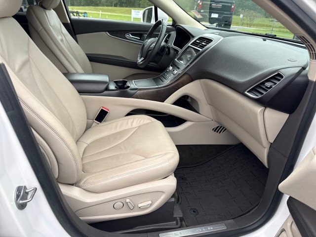 Used 2016 Lincoln MKX Select w/ Select Plus Package FWD image 9