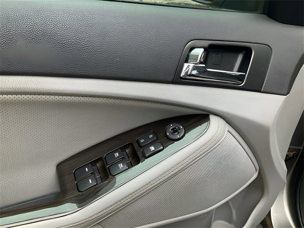 Used 2013 Kia Optima EX image 17