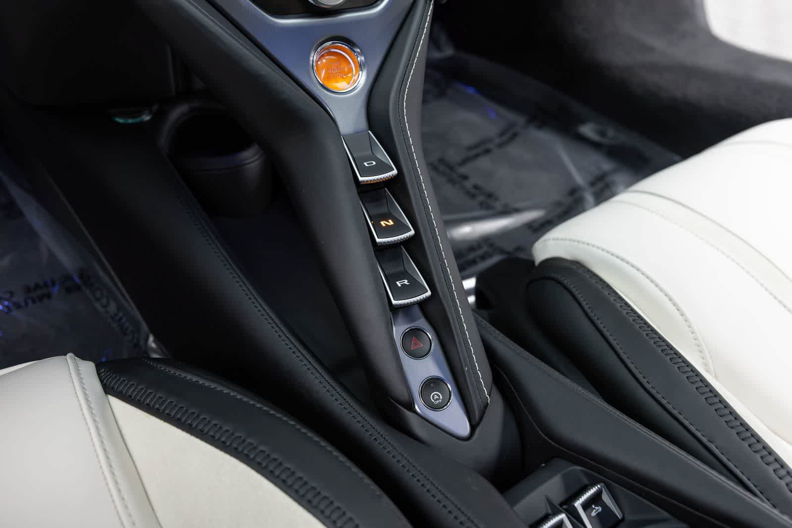 Used 2026 McLaren 750S Spider RWD image 15