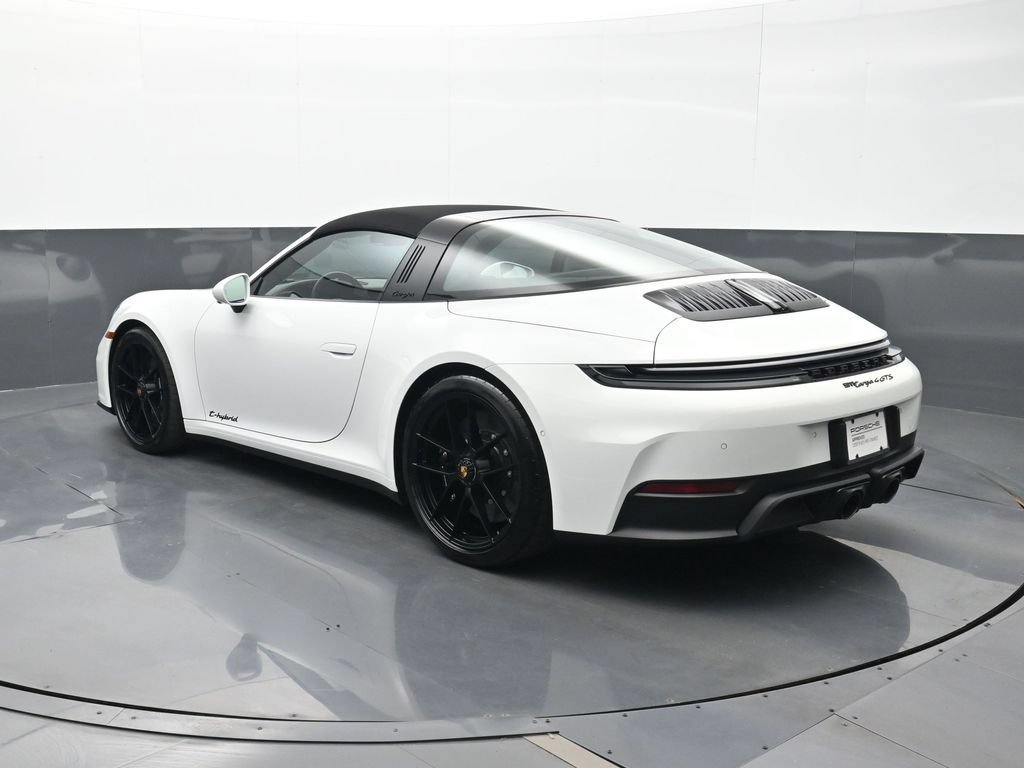 Certified 2026 Porsche 911 Targa 4 GTS AWD/4WD image 3