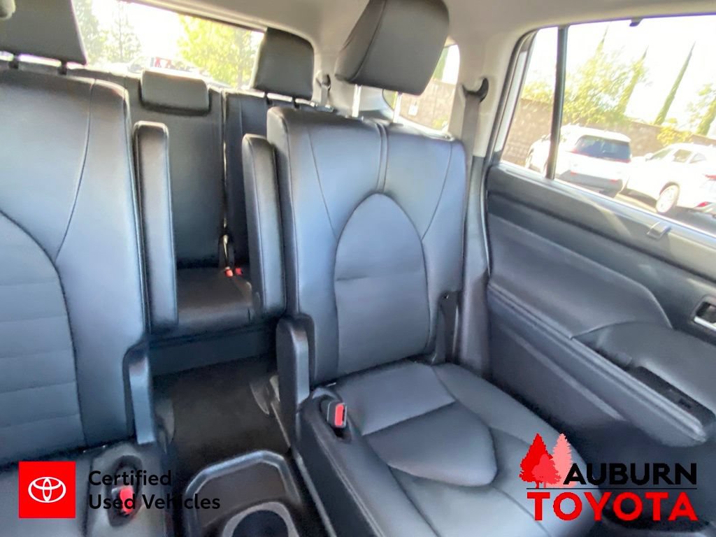 Certified 2026 Toyota Highlander XLE AWD/4WD image 24
