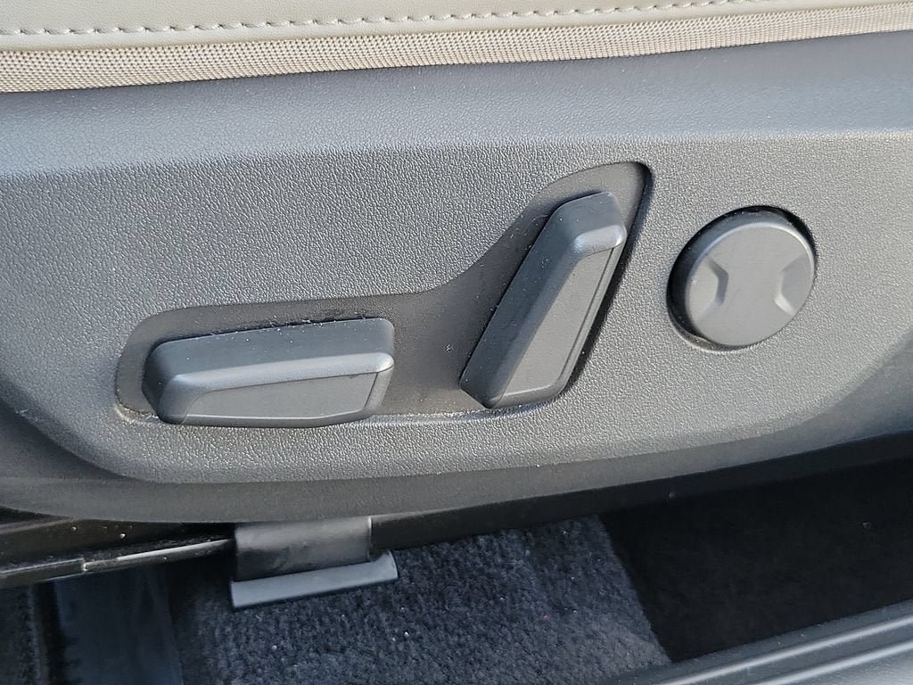 Used 2024 Kia Niro EX FWD image 22