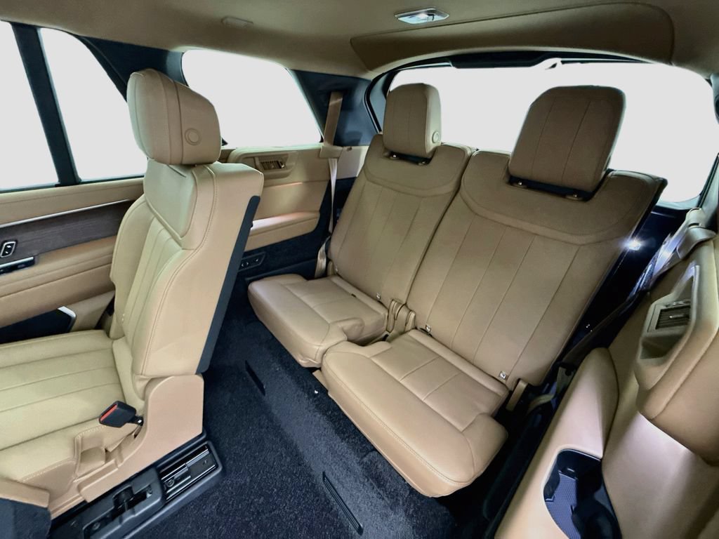 New 2026 Land Rover Range Rover Long Wheelbase SE AWD/4WD image 22