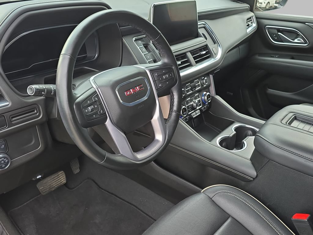 Certified 2024 GMC Yukon SLT w/ SLT Luxury Package AWD/4WD image 18