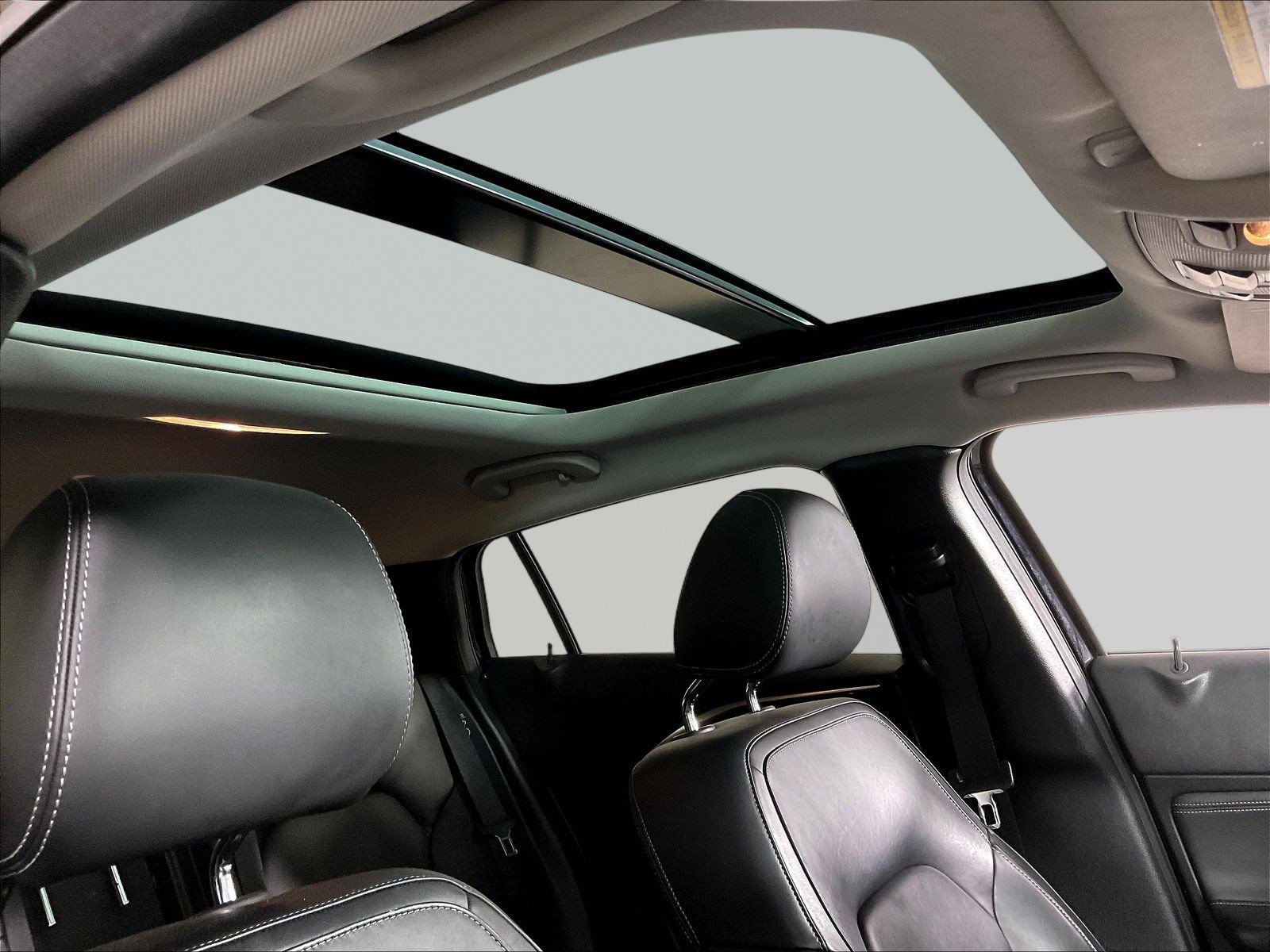 Used 2019 INFINITI QX30 FWD image 27