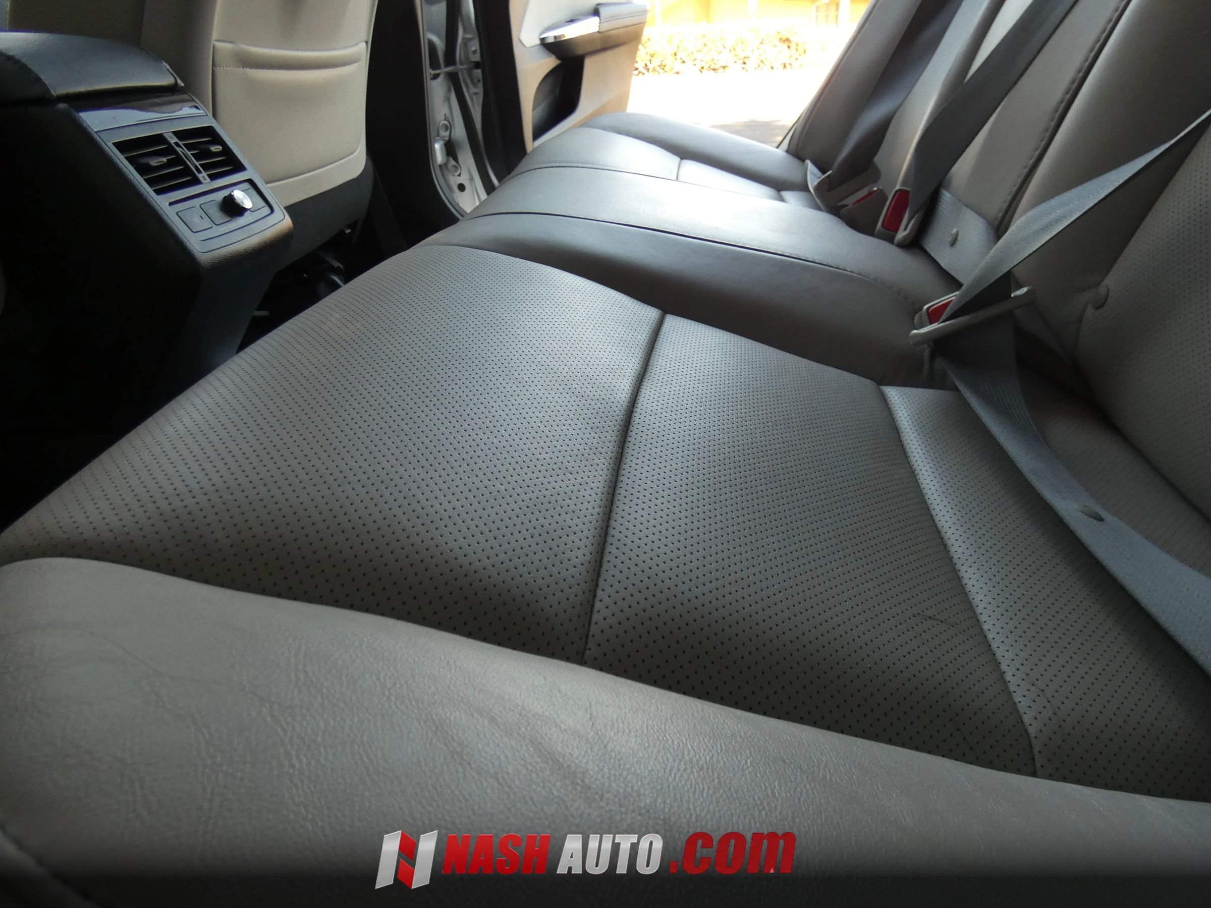 Used 2014 Toyota Avalon Limited FWD image 44