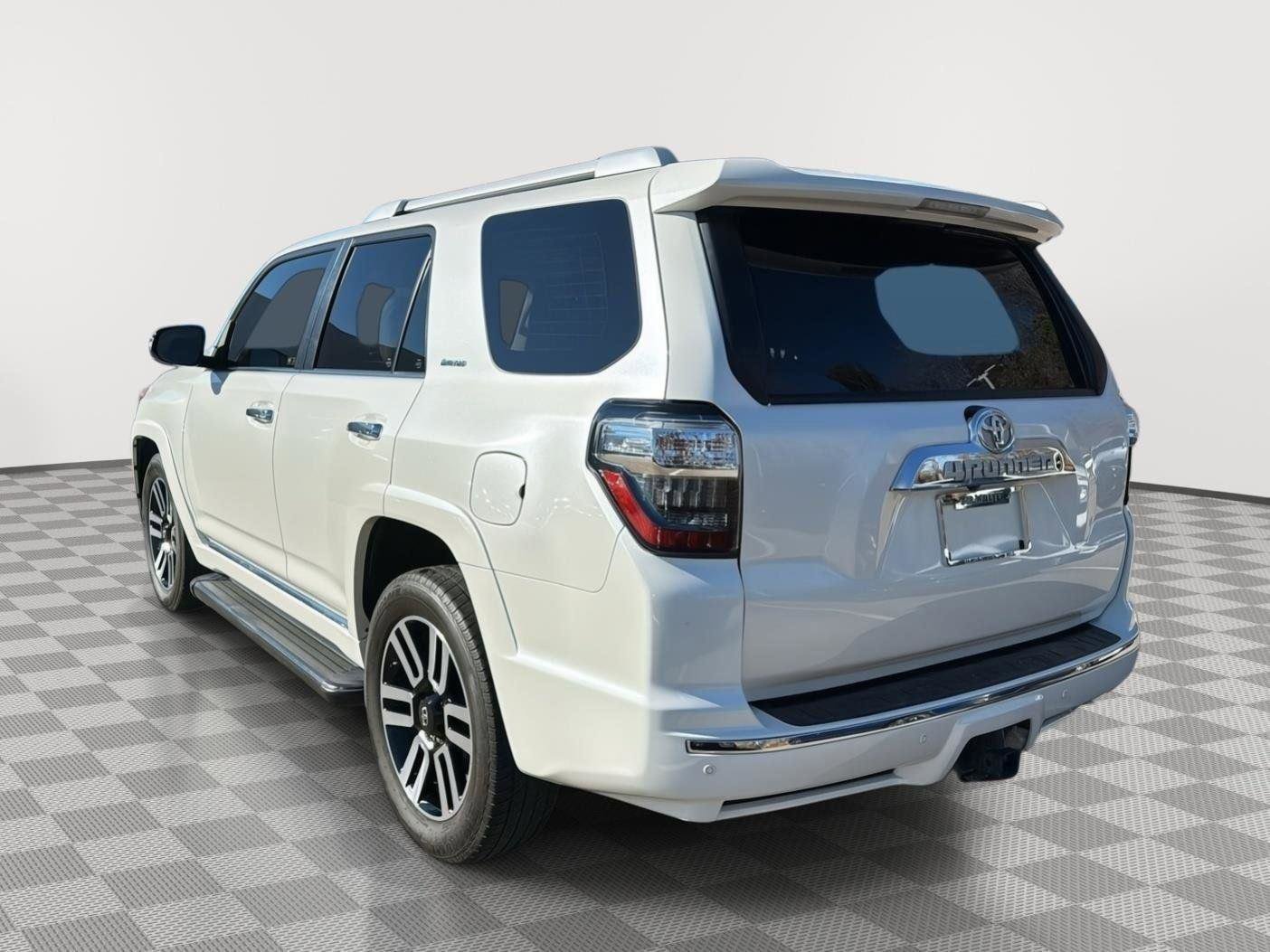 Used 2020 Toyota 4Runner Limited image 3