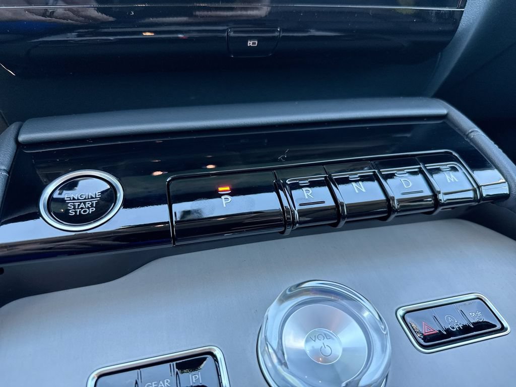New 2027 Lincoln Navigator L Reserve AWD/4WD image 17