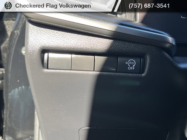 Used 2025 Nissan Kicks S image 17