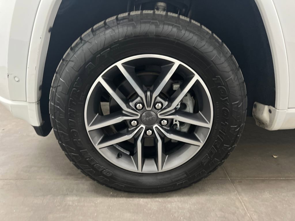 Used 2019 Jeep Grand Cherokee Overland image 30