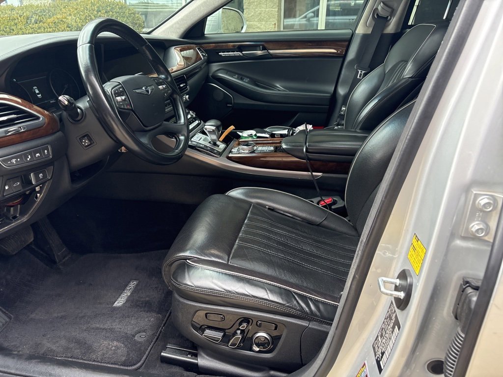 Used 2018 Genesis G90 3.3T Premium image 12