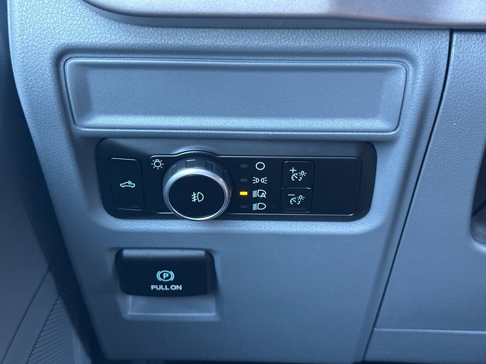 Used 2023 Ford F150 XLT image 28