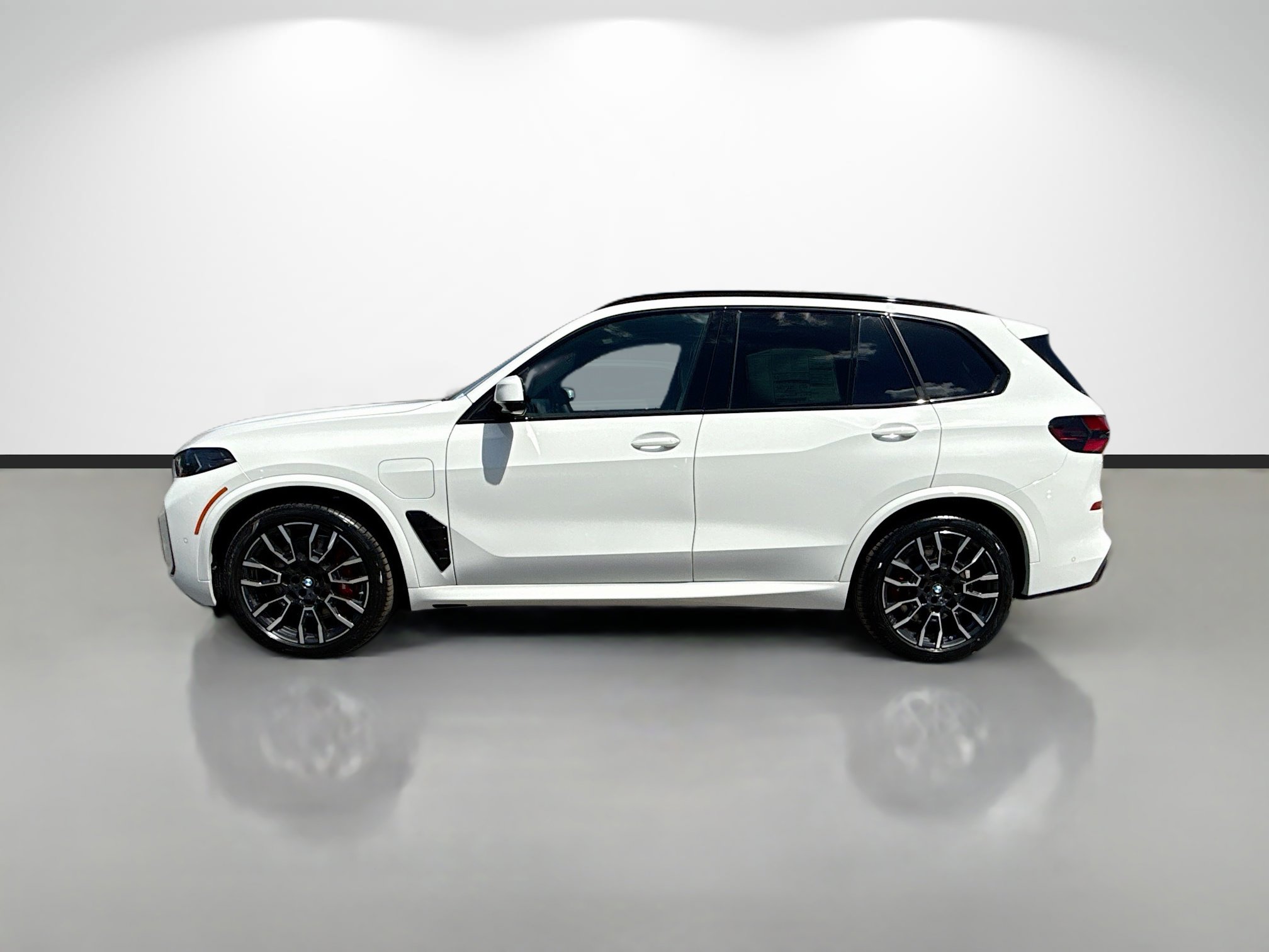 New 2026 BMW X5 xDrive50e w/ Executive Package AWD/4WD image 6