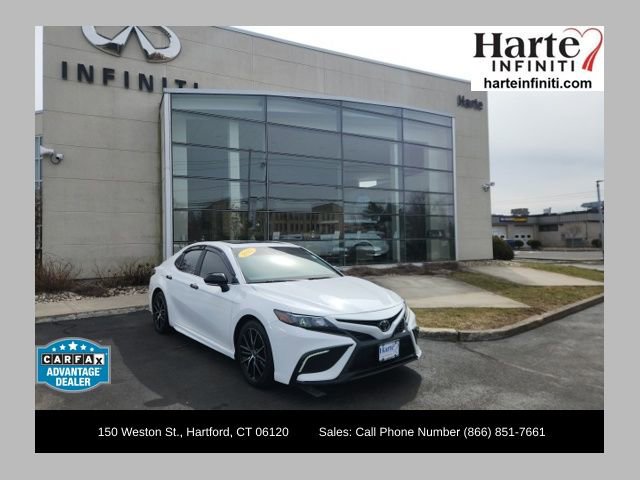 Used 2022 Toyota Camry SE w/ Cold Weather Package image 1