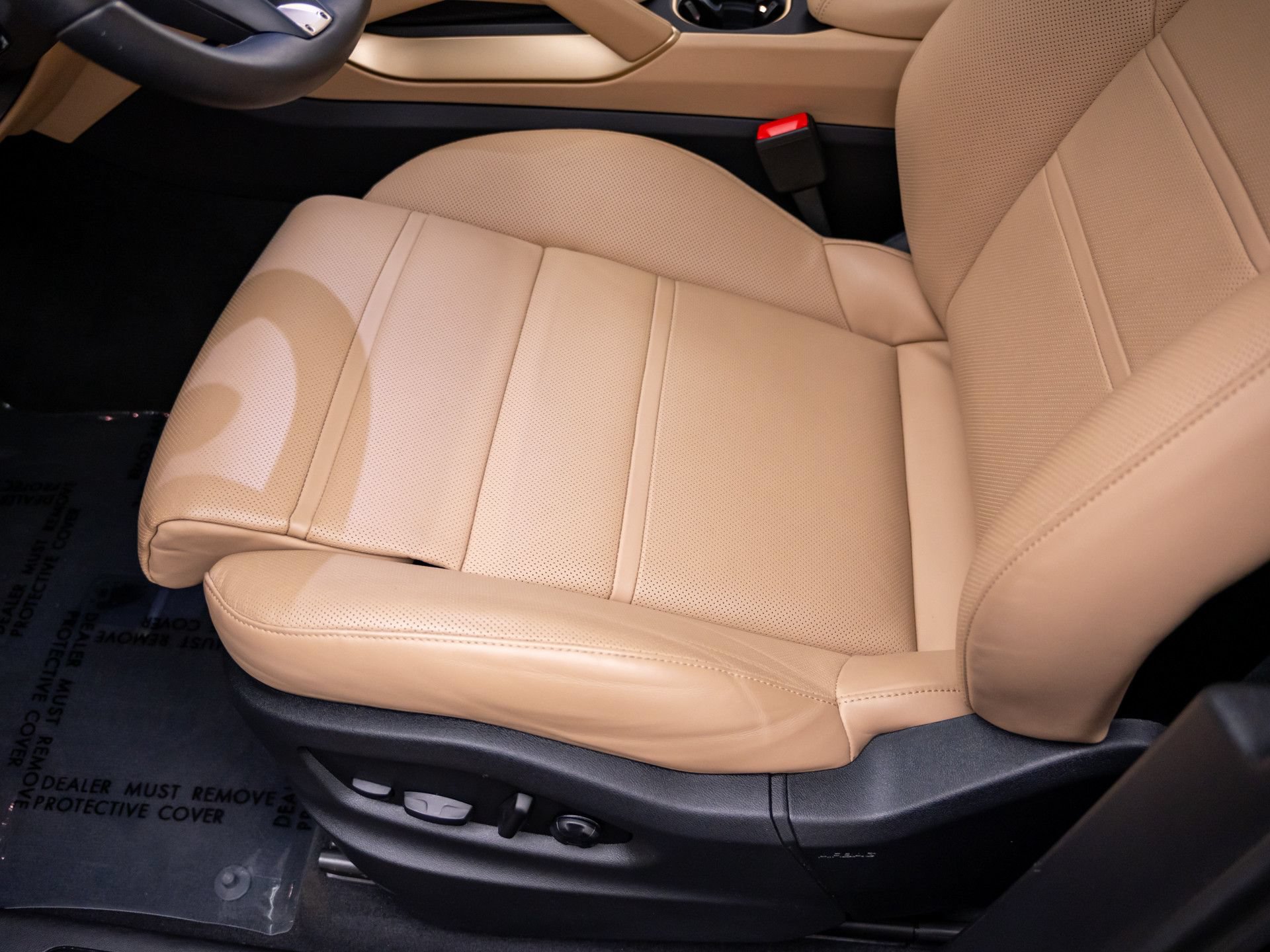 Certified 2025 Porsche Cayenne Turbo AWD/4WD image 15